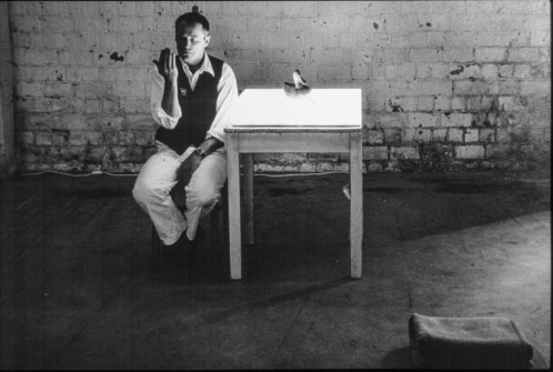 Boris Nieslony, Das Brakteaten. Stück, Black Market International, documenta 8, 1987, Kassel, Foto Thomas Rosenthal