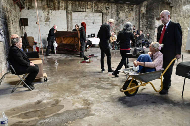 5 -hours Performance, BLACK MARKET INTERNATIONAL - Exploring 2021, Photographer Christine Biehler