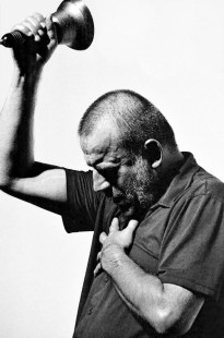 Juergen Fritz - Ringing the bell in dialogue with Daniele Mutino, Rom 2011, Photo by Dunia Mauro_2-2.jpg