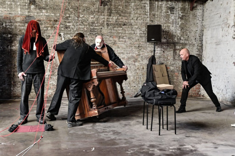 5 -hours Performance, BLACK MARKET INTERNATIONAL - Exploring 2021, Photographer Christine Biehler