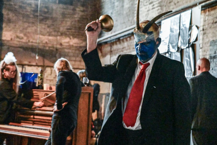5 -hours Performance, BLACK MARKET INTERNATIONAL - Exploring 2021, Photographer Christine Biehler