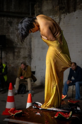 An Malv, Beyond the civilized body - 9 -hours performance, Project by Jürgen Fritz