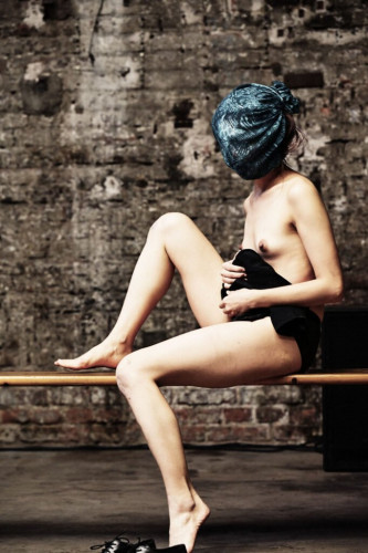 Florence Lam, Beyond the civilized body - Laboratory, Photographer Jürgen Fritz